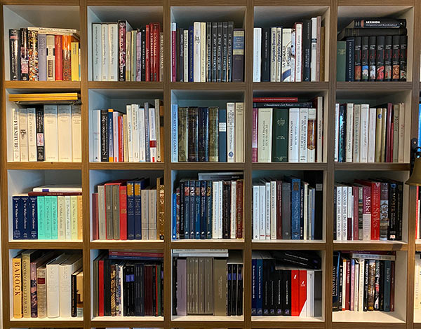 Fachbibliothek mit Auktionskatalogen und kunsthistorischer Literatur